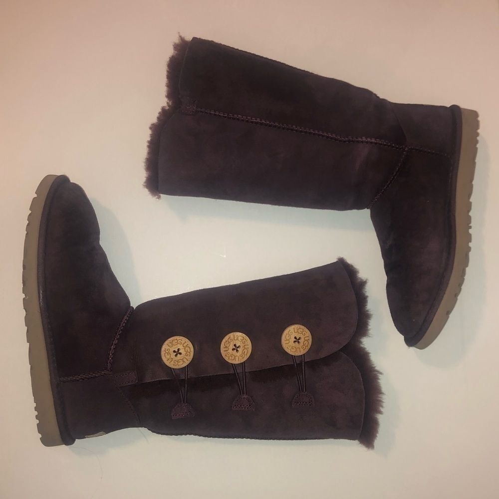 Ugg  Purple Bailey Button Size 6